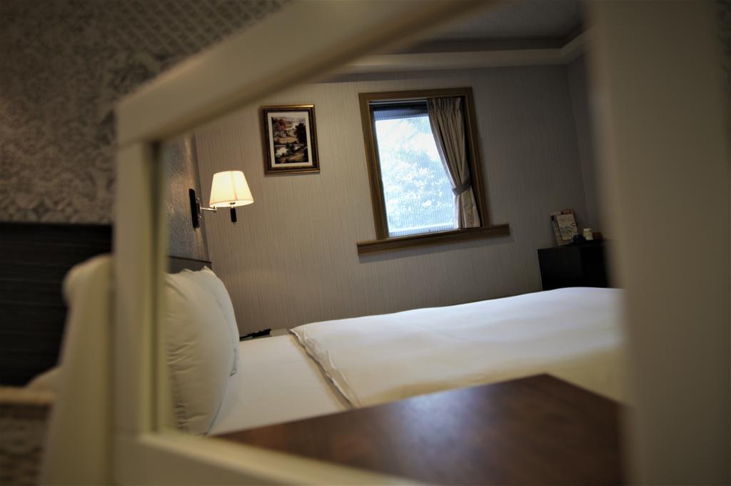 泊居旅店 Oursinn Hotel Đài Bắc Ngoại thất bức ảnh