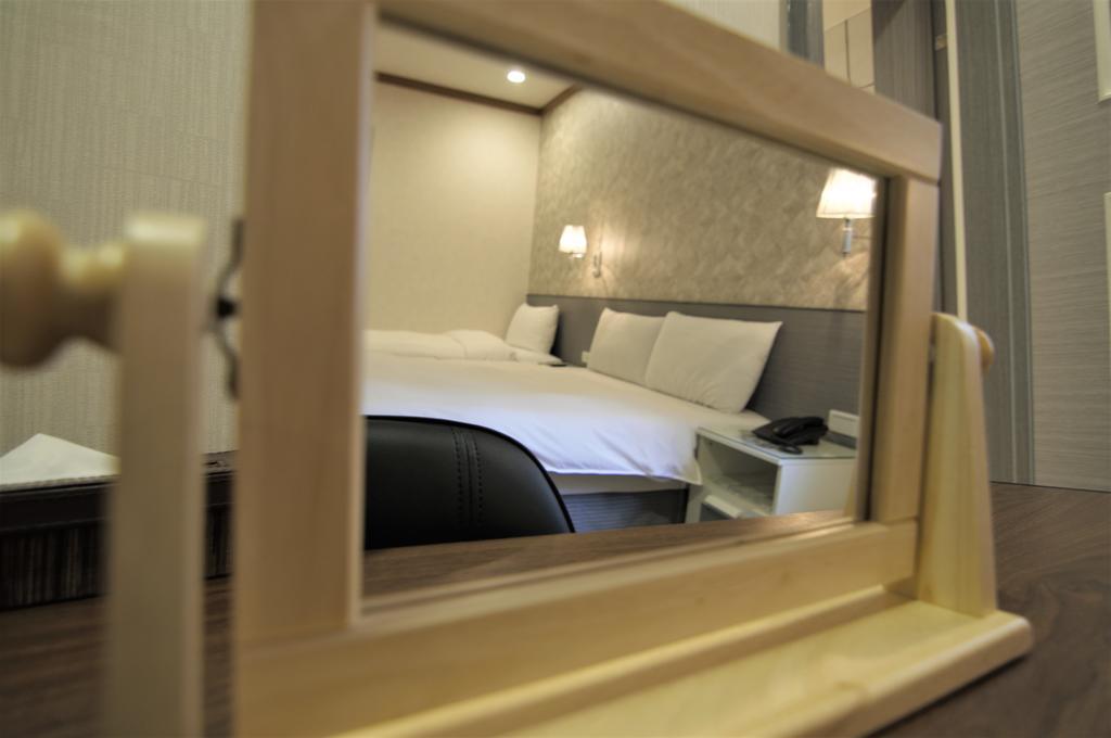 泊居旅店 Oursinn Hotel Đài Bắc Ngoại thất bức ảnh